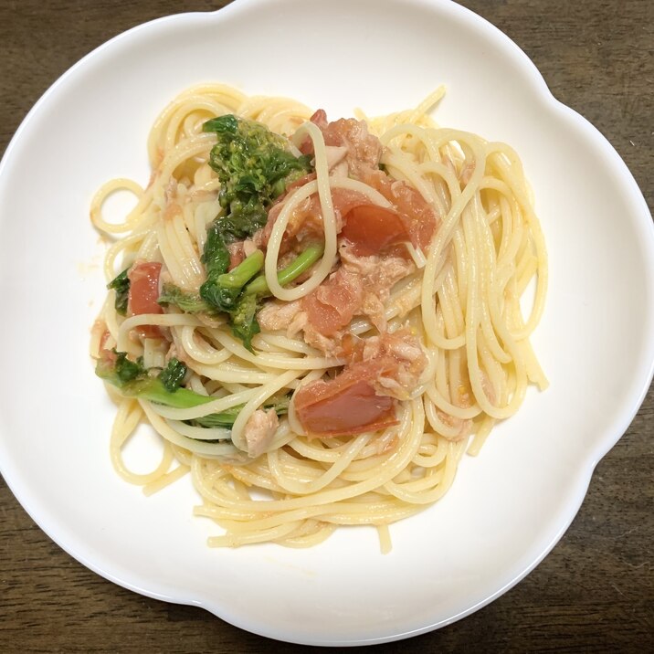 パスタレシピ　菜の花とトマトのツナパスタ